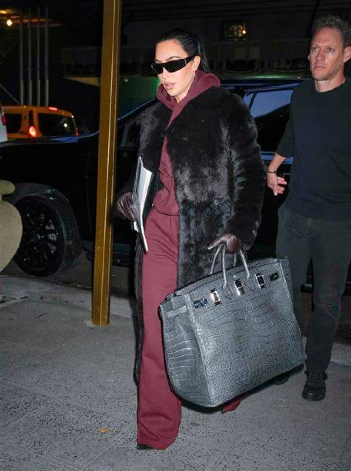 [PIC] Amber Rose Disses Kim Kardashian With Birkin Bag — Calling Her ‘Fake’ – Hollywood Life